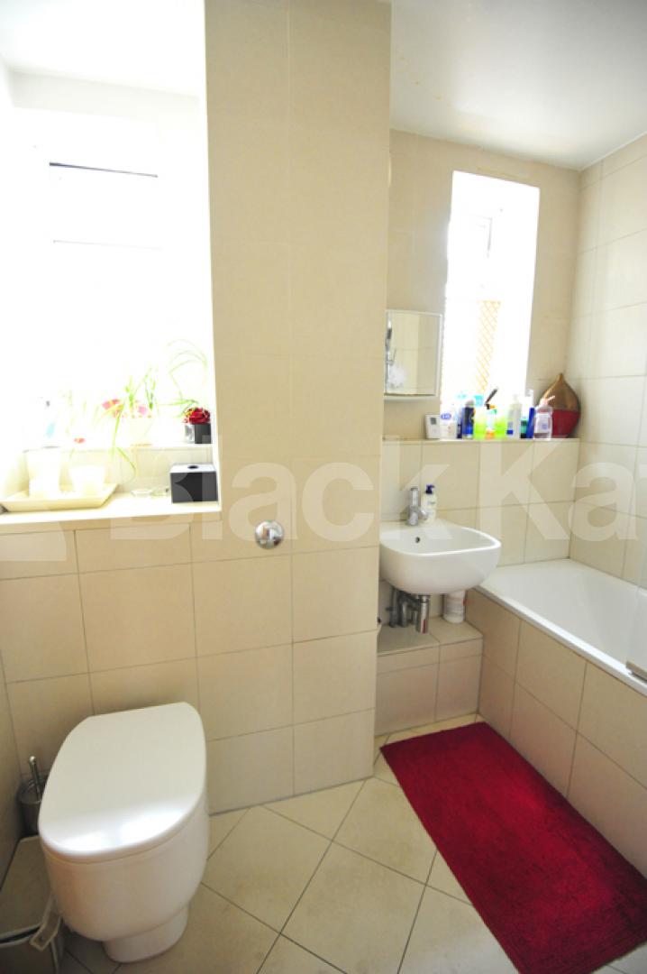 			NEW INSTRUCTION & GOOD FOR 3 SHARERS! , 2 Bedroom, 1 bath, 1 reception Apartment			 Radley Hse,Park Road, BAKER STREET